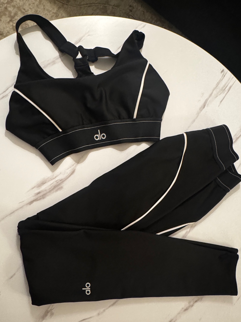 Alo Airlift High-Waist Suit Up Legging - Picture 7 of 8